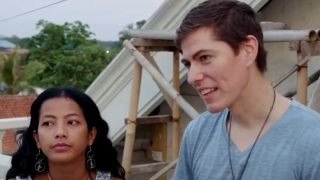 James và Metalia lắng nghe bố mẹ cô trong chương trình 90 Day Fiancé: The Other Way