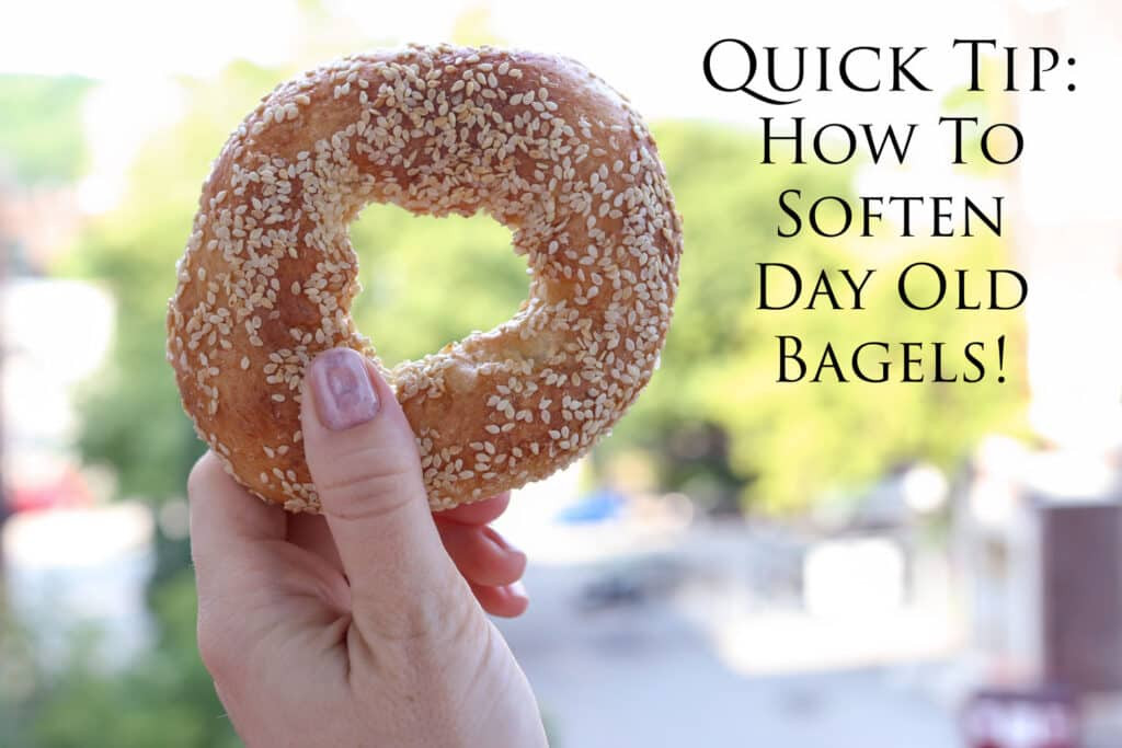 Bí quyết làm mềm bánh mì bagel tại nhà bằng lò vi sóng, giữ trọn hương vị thơm ngon