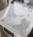 Máy làm đá viên mini Kndko nugget ice maker có thiết kế nhỏ gọn và làm đá viên mềm hoàn hảo