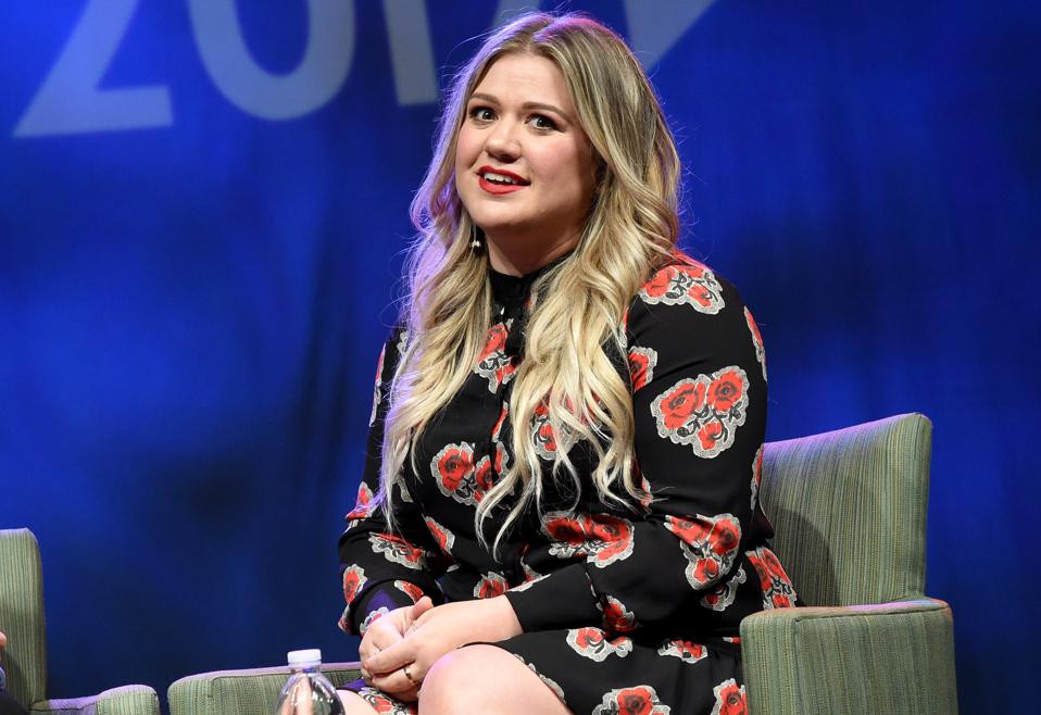 Kelly Clarkson Love So Soft Video Âm Nhạc Sáng Tạo
