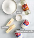 Nguyên liệu làm kẹo caramel mềm mại: đường, bơ, mật ngô, muối, sữa đặc
