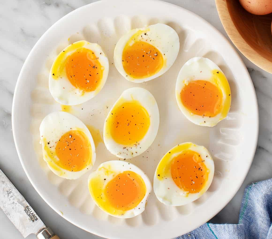 Trứng lòng đào hoàn hảo với lòng đỏ tan chảy