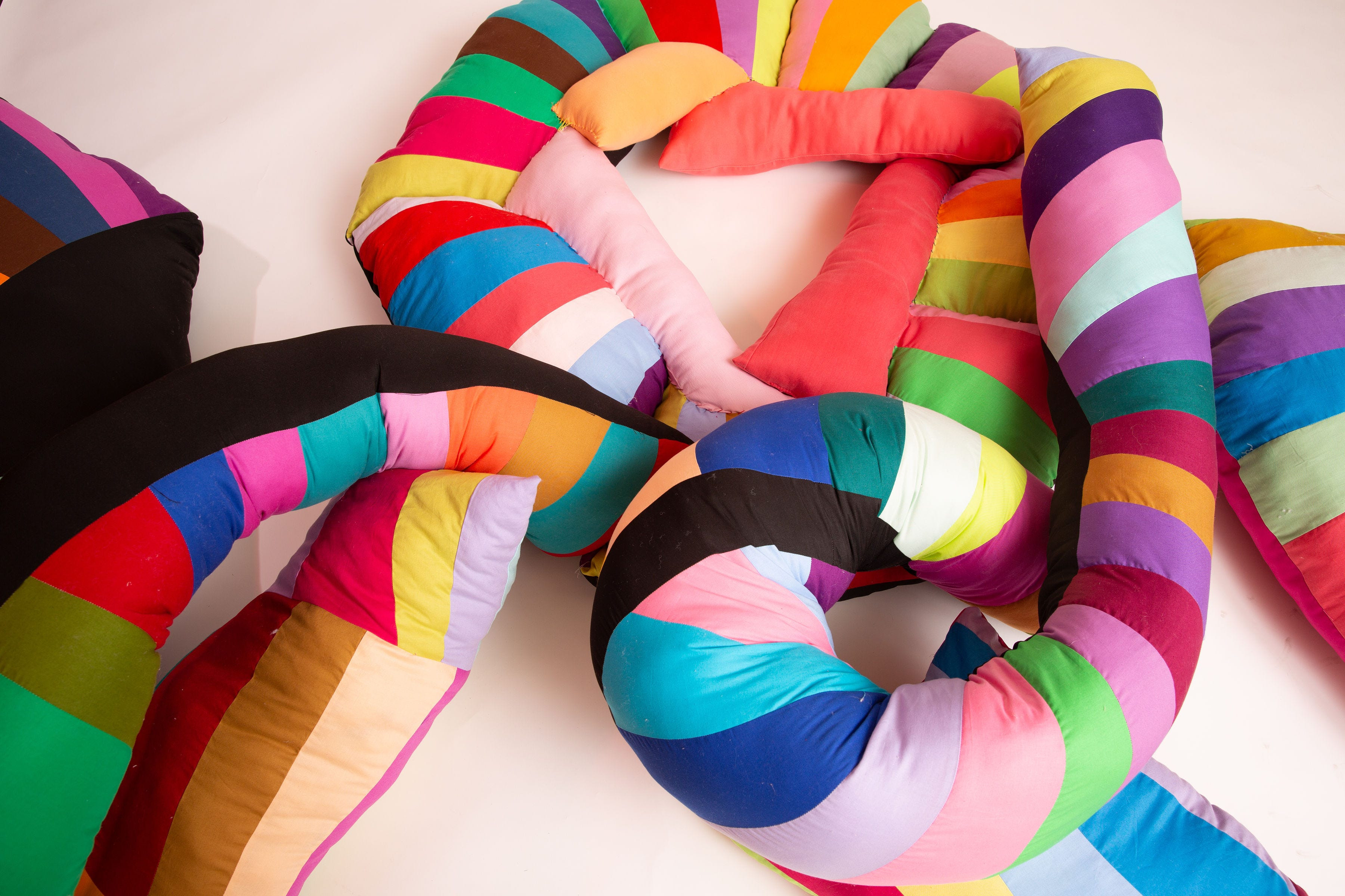 Tác phẩm điêu khắc mềm Playthings khác năm 2021