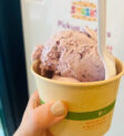 Kem tươi blueberry basil và honey lavender từ Smusht ở Long Island, một lựa chọn không chứa gluten tuyệt vời với hương vị độc đáo và an toàn cho người có chế độ ăn đặc biệt