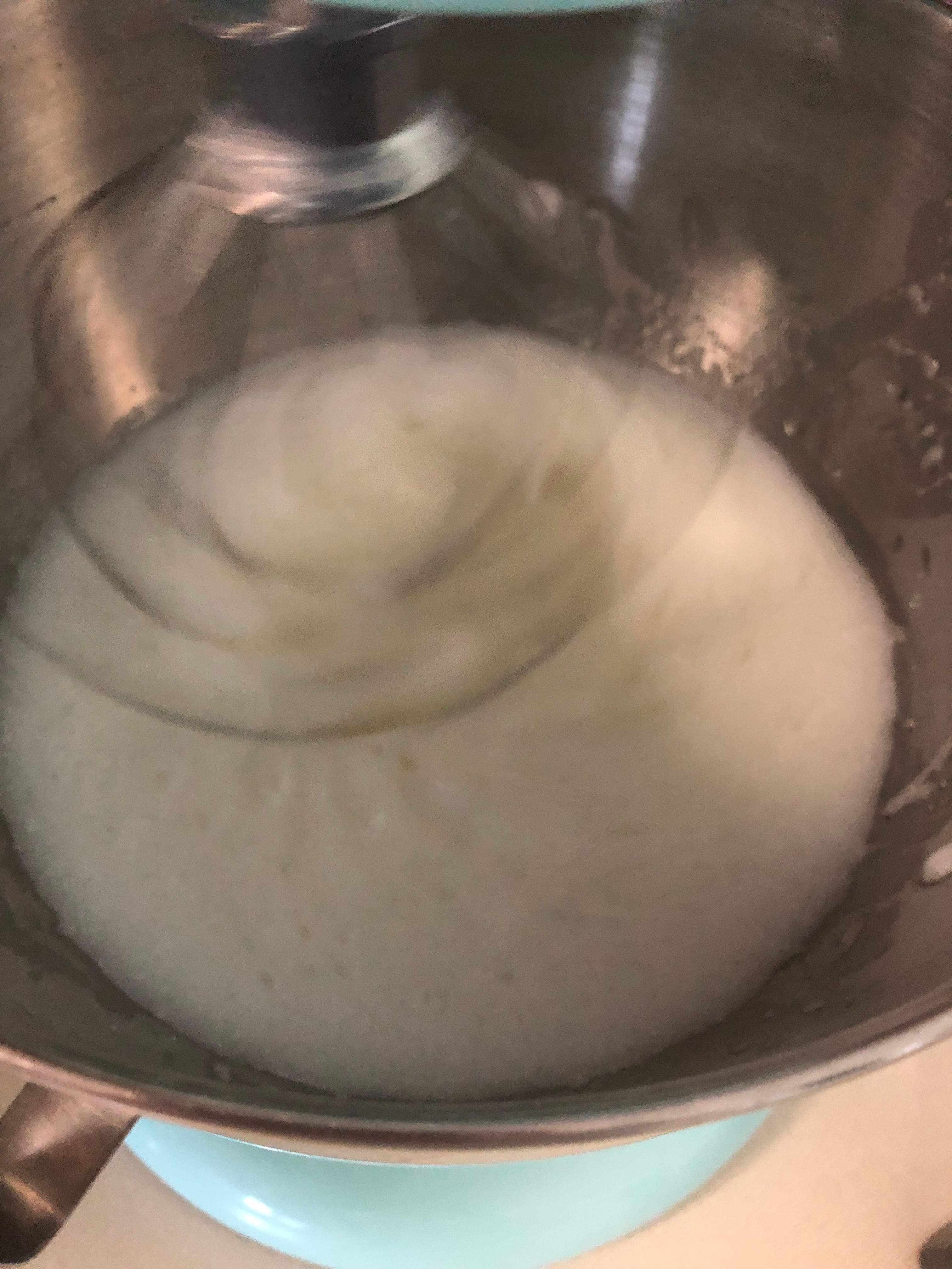 Hỗn hợp meringue bông lên