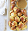 Bánh Pretzel Bites Phô Mai Tự Làm