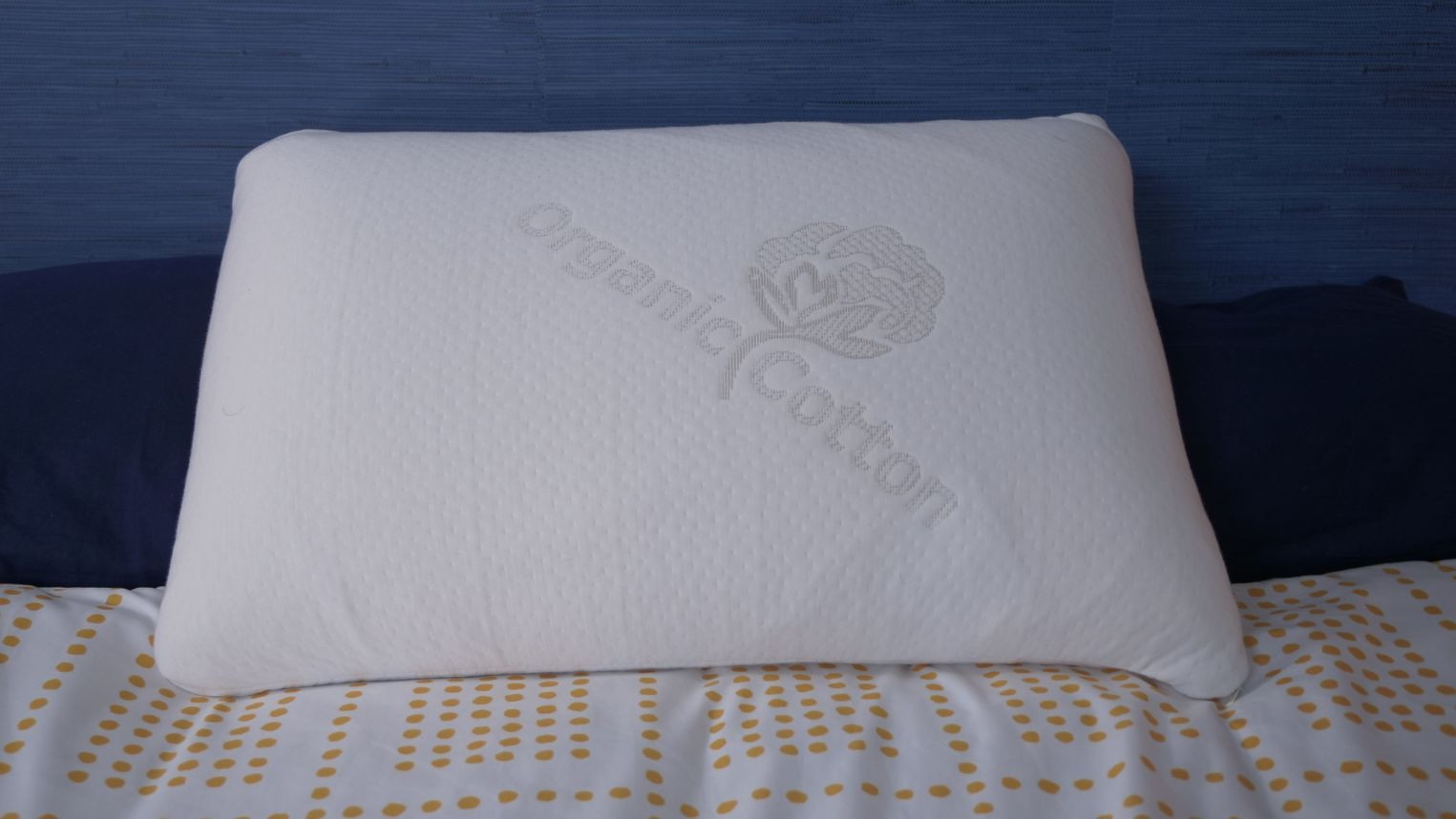 Gối Brooklyn Bedding Talalay Latex, hỗ trợ nhẹ nhàng, linh hoạt, giảm đau lưng và cổ ở mọi tư thế