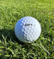 Bóng golf Pinnacle Soft mang lại cảm giác mềm mại cho từng cú đánh