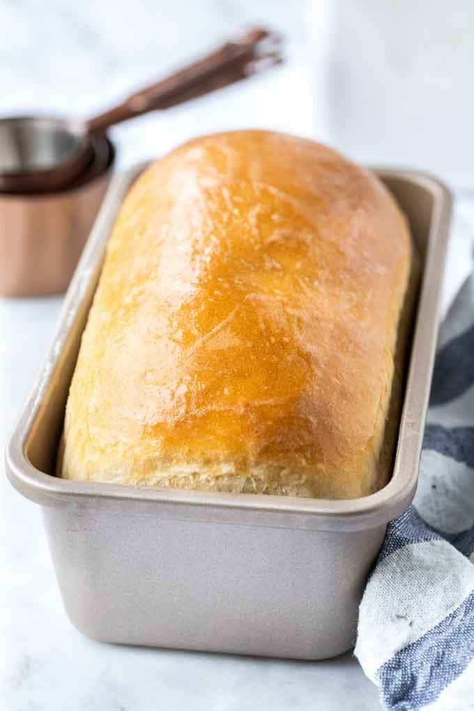 Một ổ bánh mì trong khuôn 8x4
